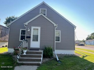 102 S 4th St, Milbank, SD 57252