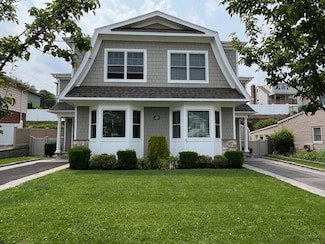 45 Linwood Rd N, Port Washington, NY 11050