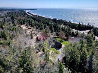 8596 U S 2, Manistique, MI 49854