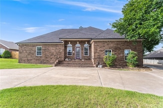 605 Roselawn St, Siloam Springs, AR 72761