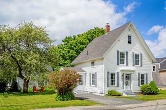 15 Holmes St, Rockland, ME 04841