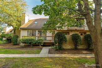 107 Kelly Dr, Edison, NJ 08820