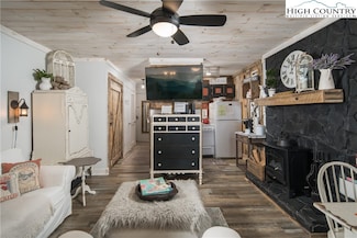 301 Pinnacle Inn Rd Unit 1106, Beech Mountain, NC 28604
