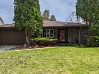 5548 Weymouth Dr, Rockford, IL 61114