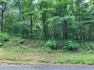 5585 Emerald Rd, Cookeville, TN 38501