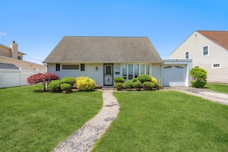 315 Fern Place, Bethpage, NY 11714