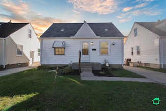 5049 Winifred St, Wayne, MI 48184