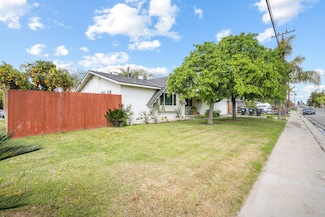 1645 S Giddings St, Visalia, CA 93277