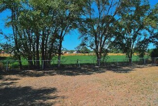 13 Kelly Ln, Los Lunas, NM 87031