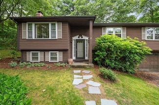 2 Browning Rd, Shrewsbury, MA 01545
