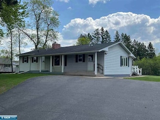 1834 E 26th St, Hibbing, MN 55746