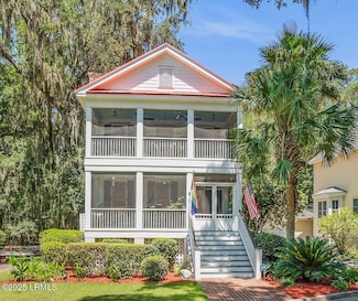 8 Battery Point Ln, Beaufort, SC 29902
