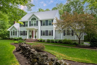 9 Deerhaven Dr, Exeter, NH 03833