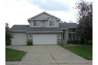 7020 High Point Cir, Johnston, IA 50131