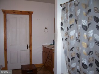 1 Central Ave, Petersburg, WV 26847