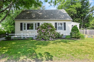 11 Leslie Dr, Pittsfield, MA 01201