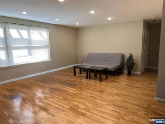 274 County Rd Unit 2D, Tenafly, NJ 07670