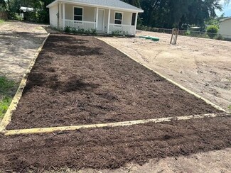 121 Palmland Ave, Satsuma, FL 32189