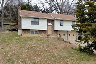 1812 Ridge Rd, Leavenworth, KS 66048