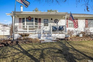 124 Normandy Dr, Blue Grass, IA 52726