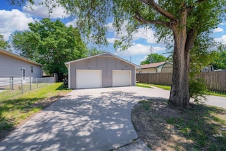 306 N Baehr St, Wichita, KS 67212