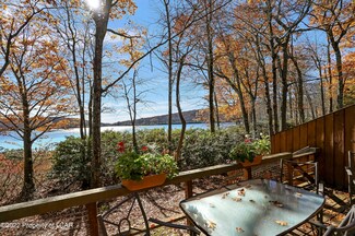 97 Warbler Ct, Lake Harmony, PA 18624
