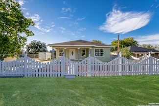 1615 Hough, Adkins, TX 78101