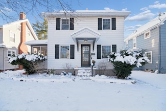 911 4th St, Jackson, MI 49203