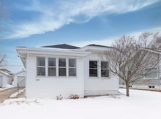 526 S Blackhawk St, Janesville, WI 53545