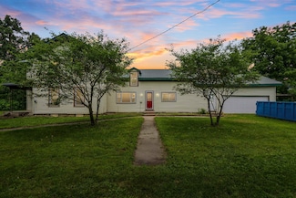 112 Cass St, Volga, IA 52077
