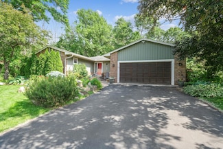 8665 Black Maple Dr, Eden Prairie, MN 55344