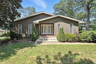 7002 Woodmar Ave, Hammond, IN 46323