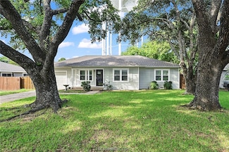 1606 E 28th St, Bryan, TX 77802