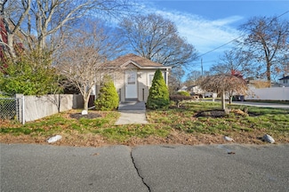 86 Glen Dr, Warwick, RI 02889