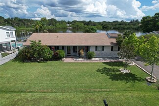 8607 Magnolia St, Gibsonton, FL 33534