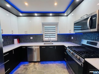501 Riverside Ave Unit 2 Fl, Lyndhurst, NJ 07071