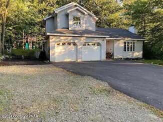 106 Black Bear Ln, Tobyhanna, PA 18466
