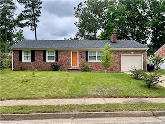 33 Camelot Ct, Newport News, VA 23602