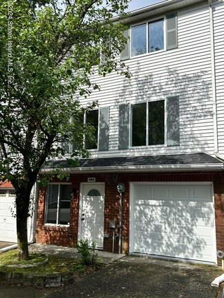 284 Ilyssa Way, Staten Island, NY 10312