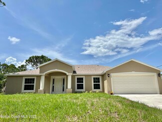 523 Hammond St SW, Palm Bay, FL 32908