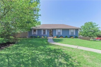 212 Elm St, Lathrop, MO 64465