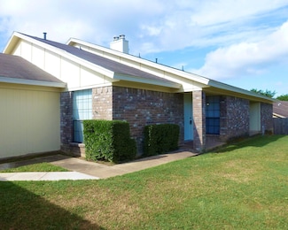 6720 Crestmont Ct, Fort Worth, TX 76133