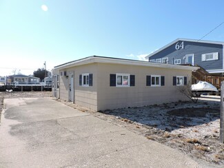60 Glenn Dr, Manahawkin, NJ 08050