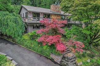 6 Laurel Way, Sea Cliff, NY 11579