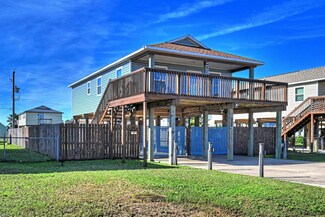 425 Seabean St, Freeport, TX 77541
