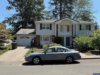 1362 Westbrook Dr NW, Salem, OR 97304