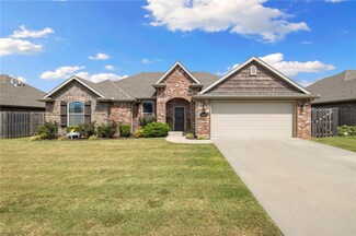 4680 W Wales Dr, Fayetteville, AR 72704