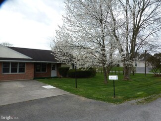 136 Pin Oak Rd, Thompsontown, PA 17094