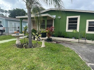 925 W 3rd St, Riviera Beach, FL 33404