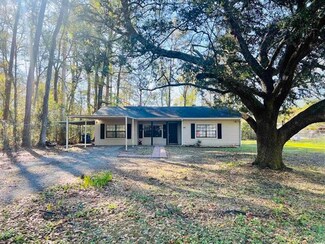 351 W Circle Dr, Vidor, TX 77662